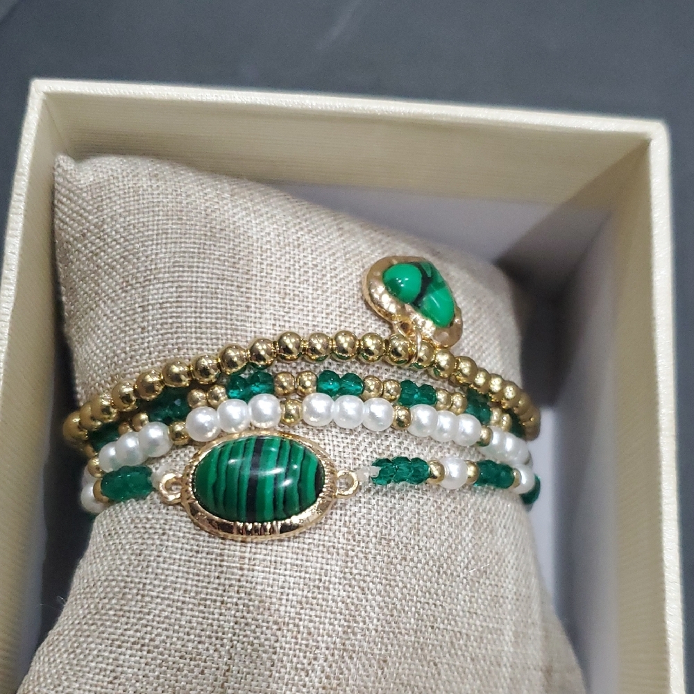 4piece gold plated pearl green Agate beaded look multi tiered stretchy bracelet